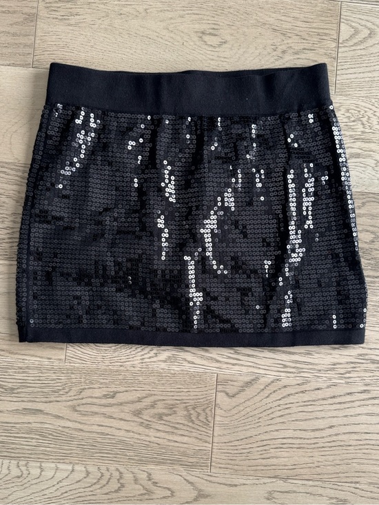 Forever 21 Dresses & Skirts - Forever 21 Black Sequin Mini Skirt -Medium